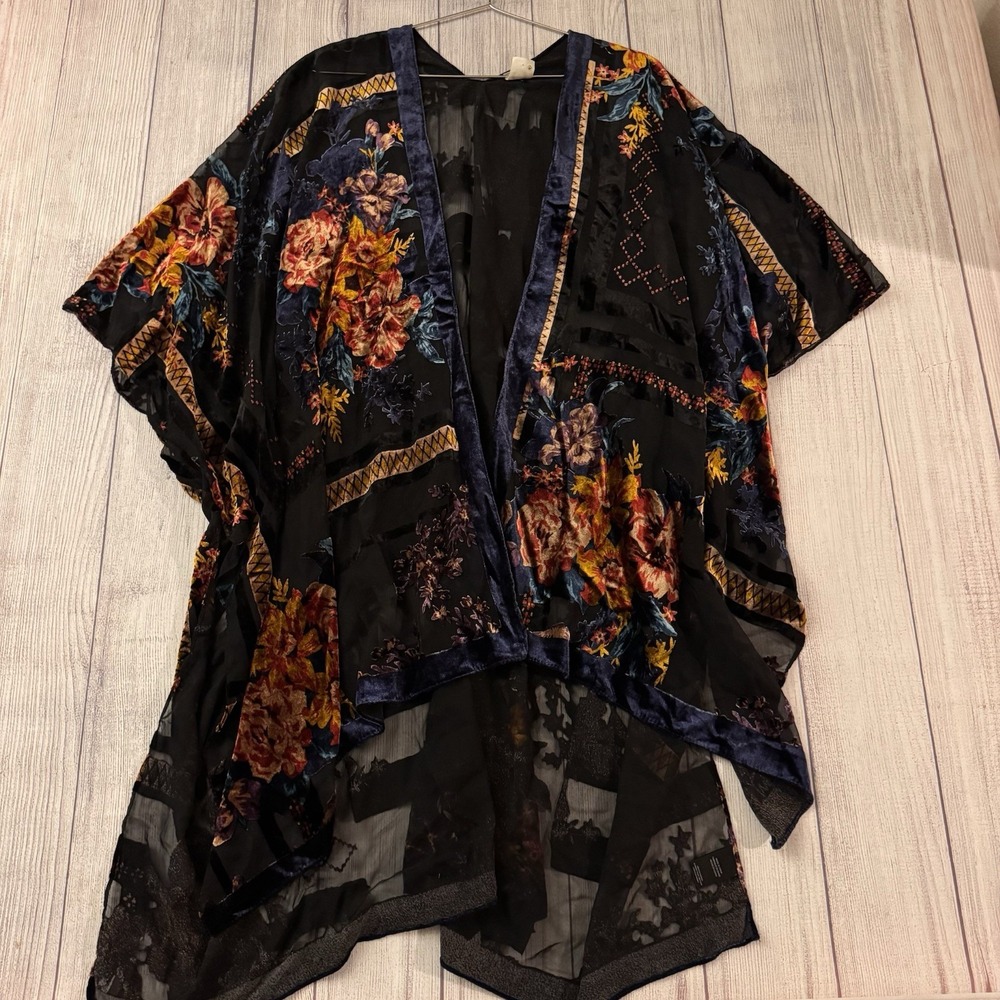 Akemi + Kin Urban Anthropologie Kimono Black Floral Velvet Burnout Sheer Duster
